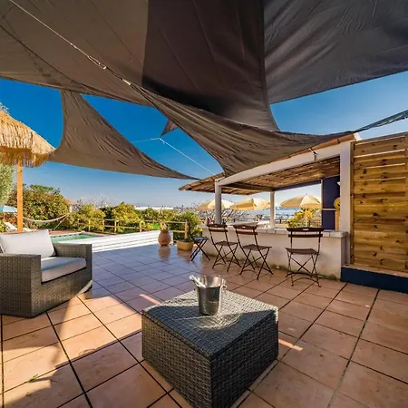 Four Bedroom House In Golfe Juan Hébergement de vacances