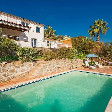 Four Bedroom House In Golfe Juan Hébergement de vacances Vallauris
