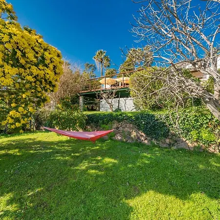Four Bedroom House In Golfe Juan Hébergement de vacances *