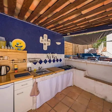 Hébergement de vacances Four Bedroom House In Golfe Juan