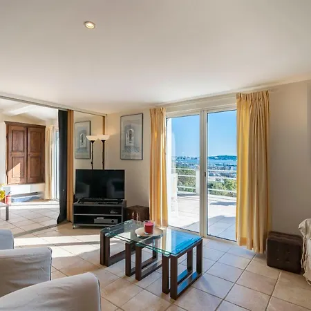 Four Bedroom House In Golfe Juan Дом отдыха Валлорис