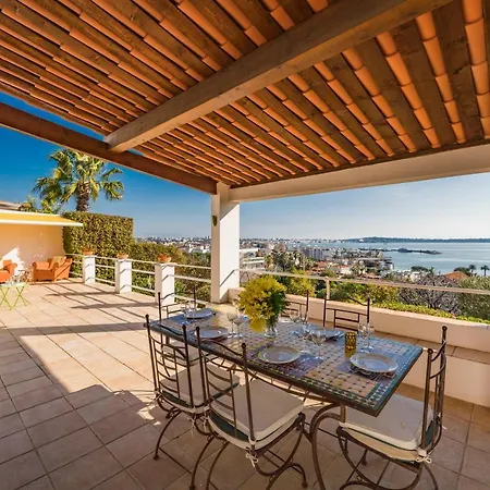 Four Bedroom House In Golfe Juan