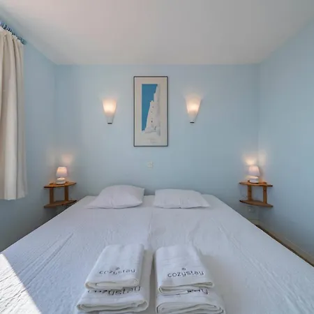 Дом отдыха Four Bedroom House In Golfe Juan Валлорис