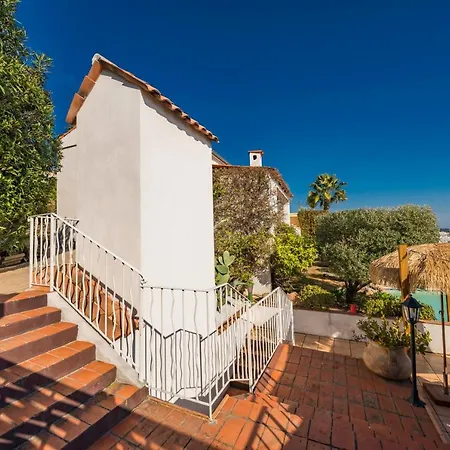 Дом отдыха Four Bedroom House In Golfe Juan
