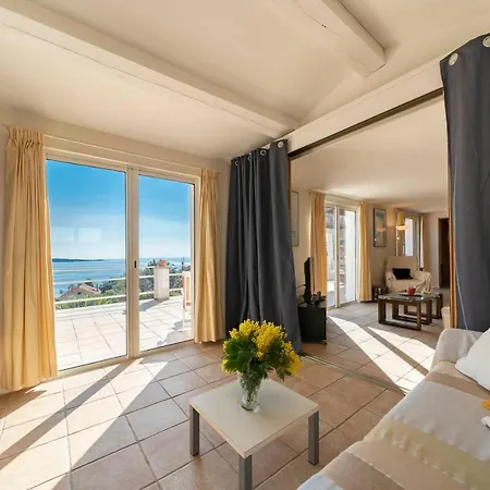 Four Bedroom House In Golfe Juan Дом отдыха *