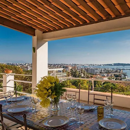 Дом отдыха Four Bedroom House In Golfe Juan *