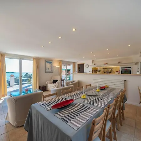 Four Bedroom House In Golfe Juan Дом отдыха *