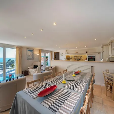 Four Bedroom House In Golfe Juan Tatil Evi